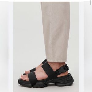 COS Men's Chunky Sole SeatBelt Strap Buckle Sandal Size 10 BLACK Minimalist
